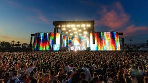 Crowd at the Sure Fyre Festival main stage
